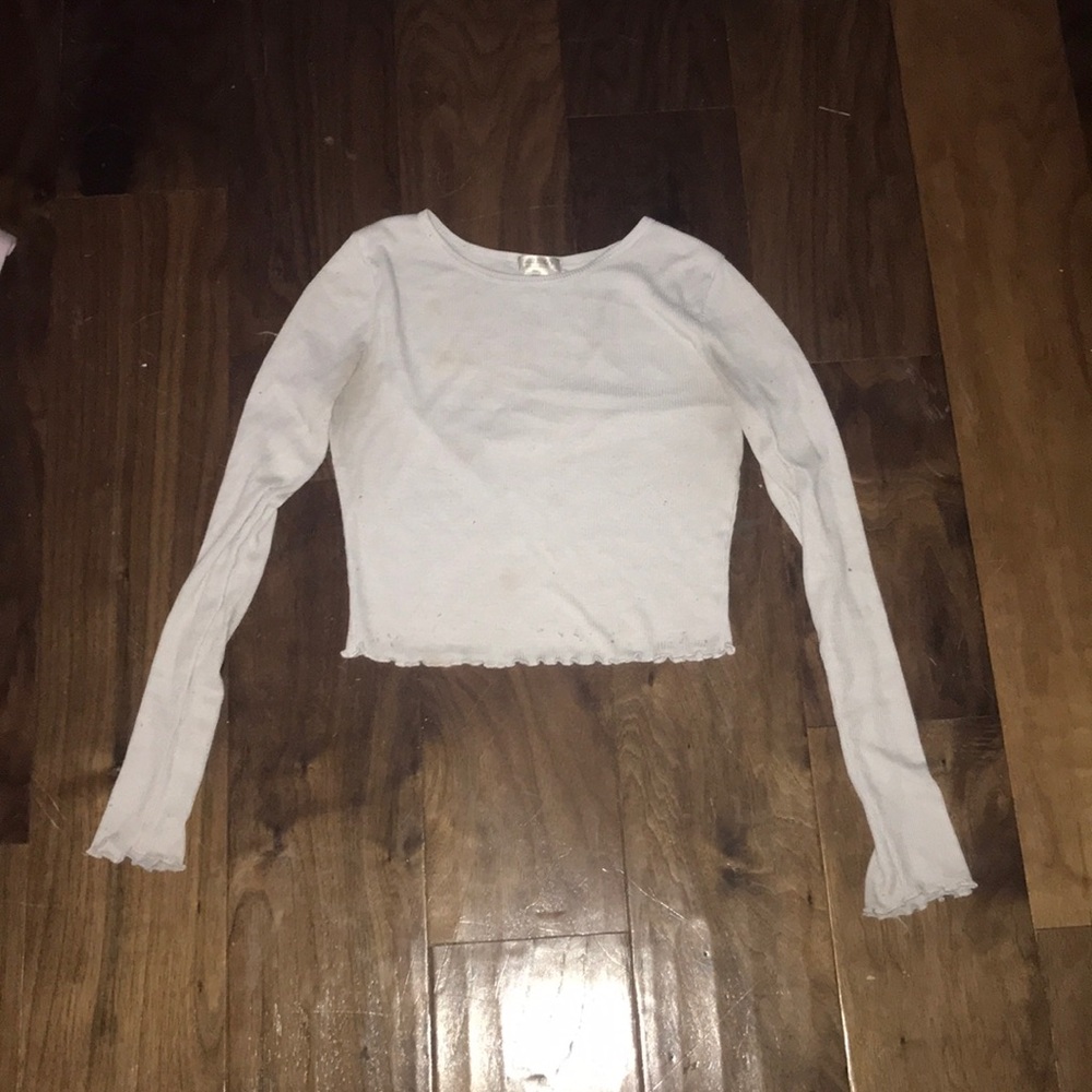 White long sleeved crop.